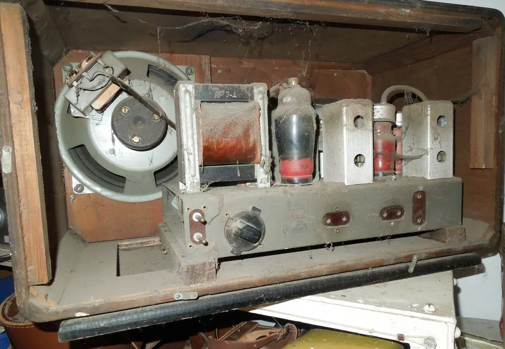 Rádio Mikrofona MK 375