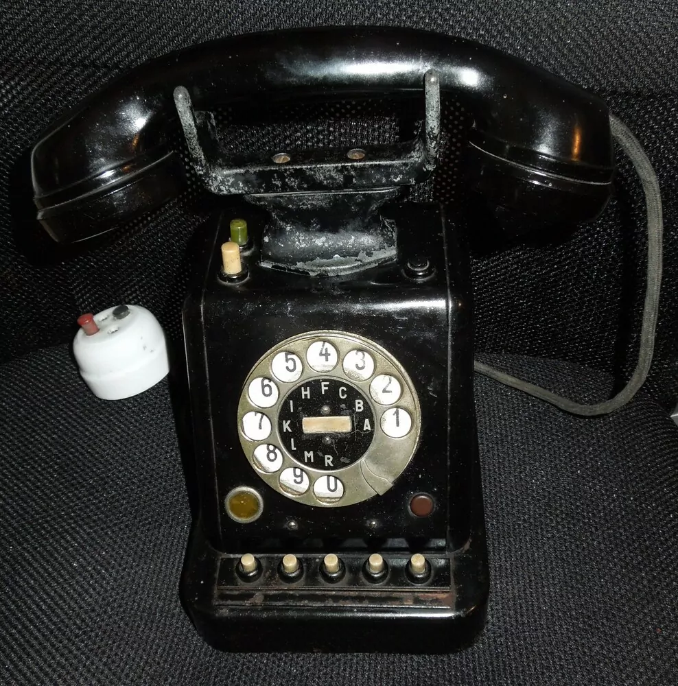 STAROŽITNÝ TELEFON 