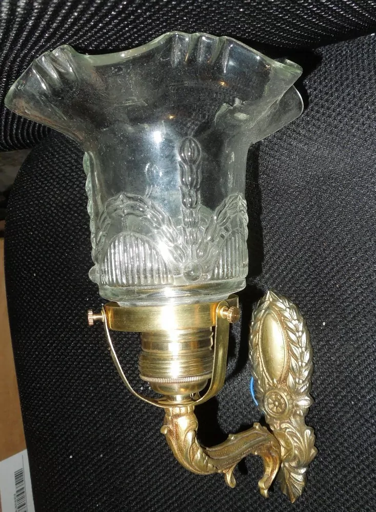 STAROŽITNÁ NÁSTĚNNÁ LAMPA 1 KS