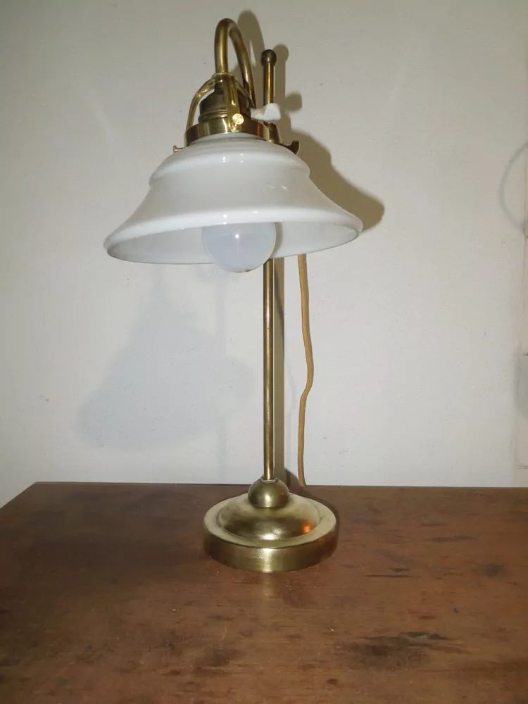 STAROŽITNÁ STOLNÍ LAMPA , LAMPIČKA