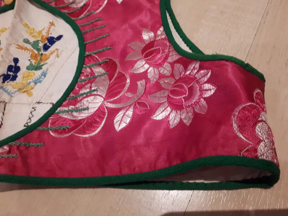 KORDULA CHLAPECKÁ - PÁNSKÁ RÚŽOVÝ BROKÁT