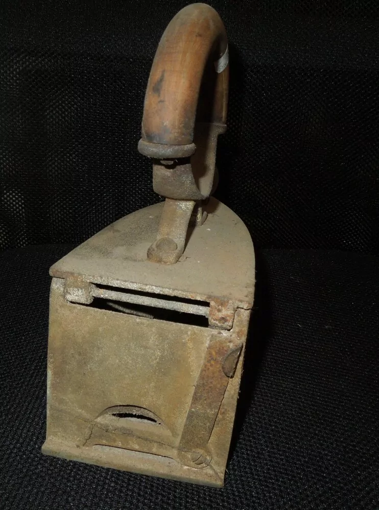 STAROŽITNÁ ŽEHLIČKA 