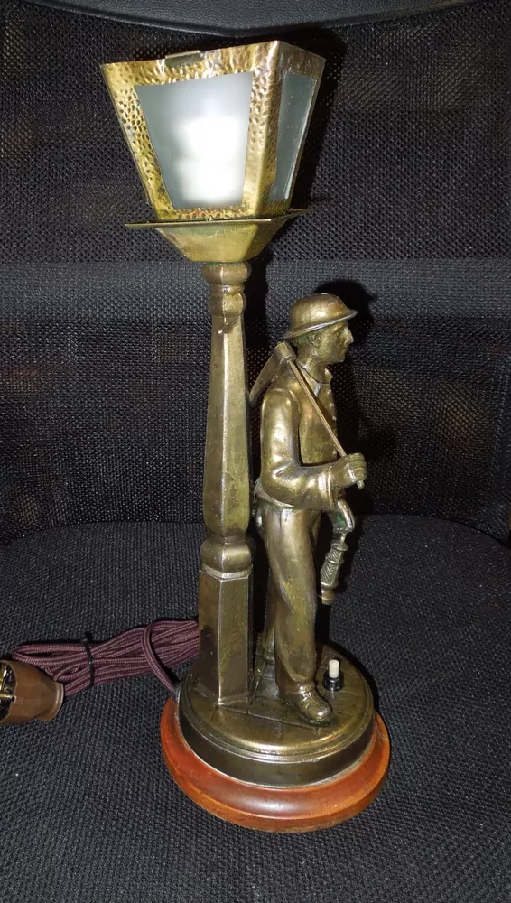 LAMPIČKA, LAMPA STAROŽITNÁ FIGURÁLNÍ