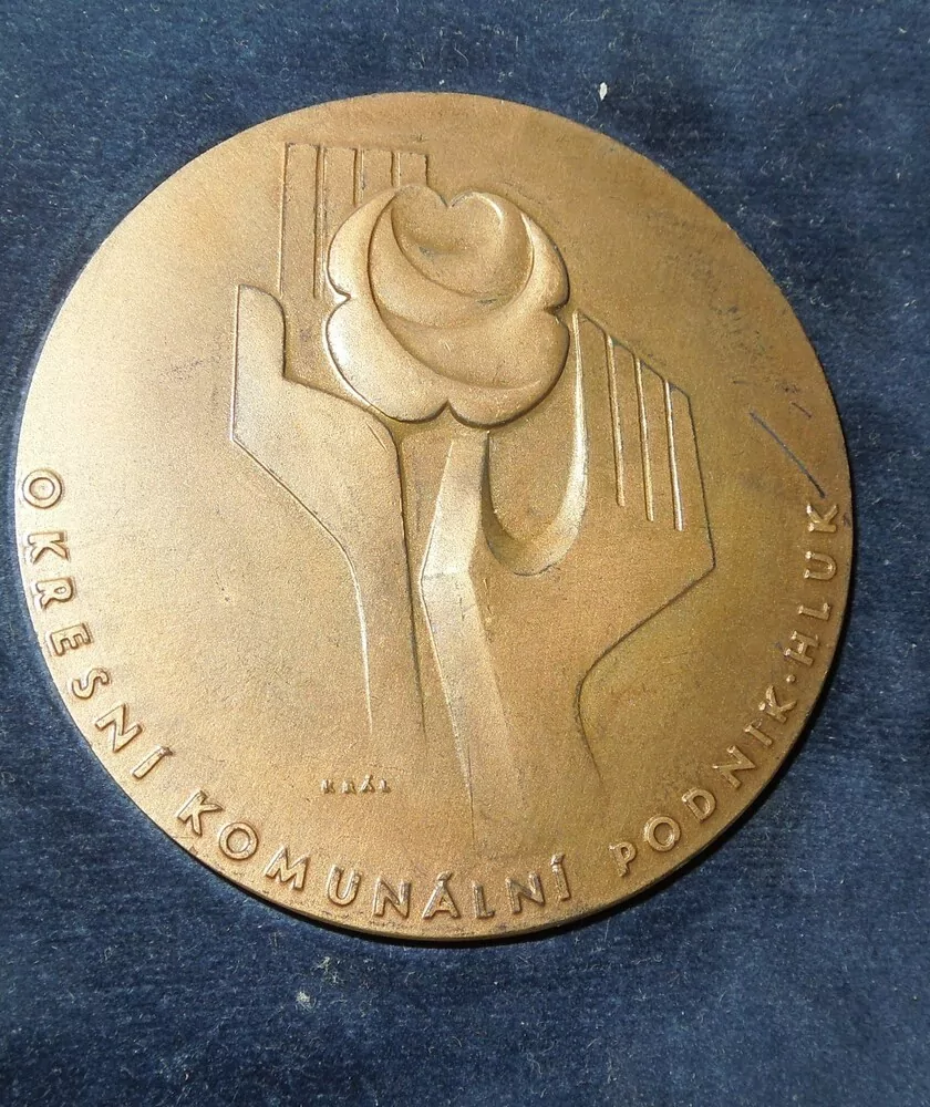 PLAKETA OKRESNÍ KOMUNÁLNÍ PODNIK HLUK