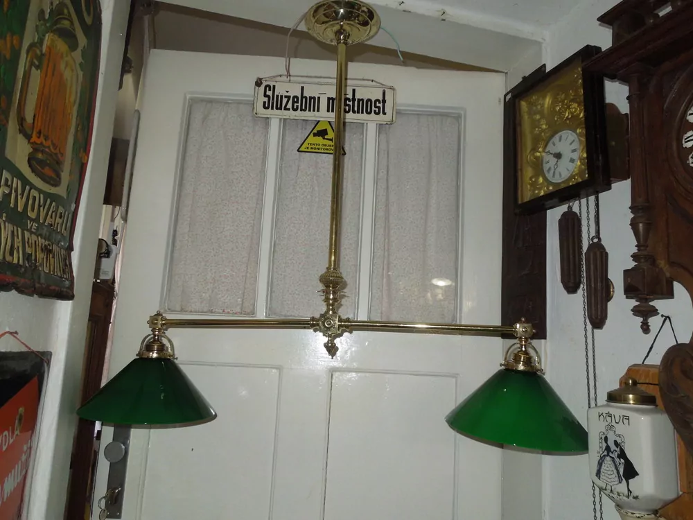 Lustr s 2 stínidla, širmy