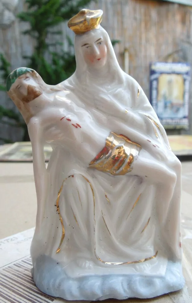 SOCHA SVATÁ PIETA