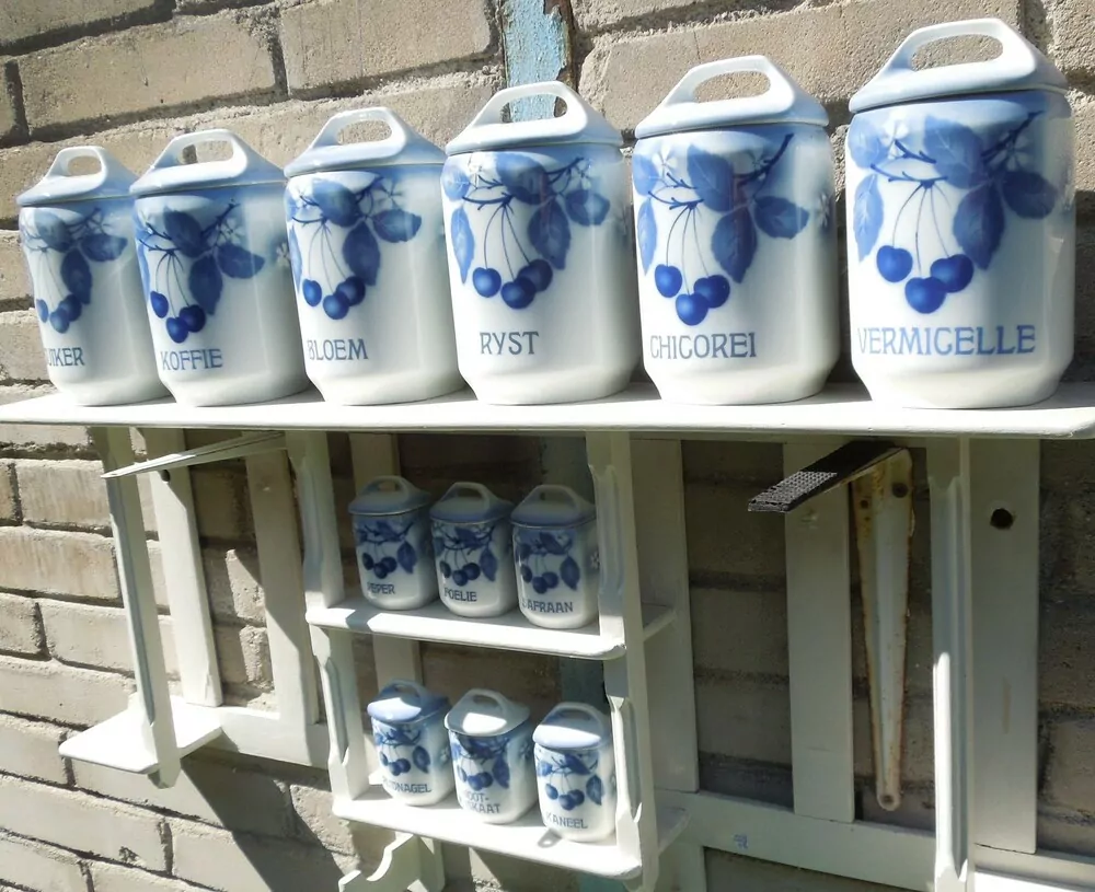 STAROŽITNOST KOŘENKY DOZY TŘEŠNĚ TEPLICE