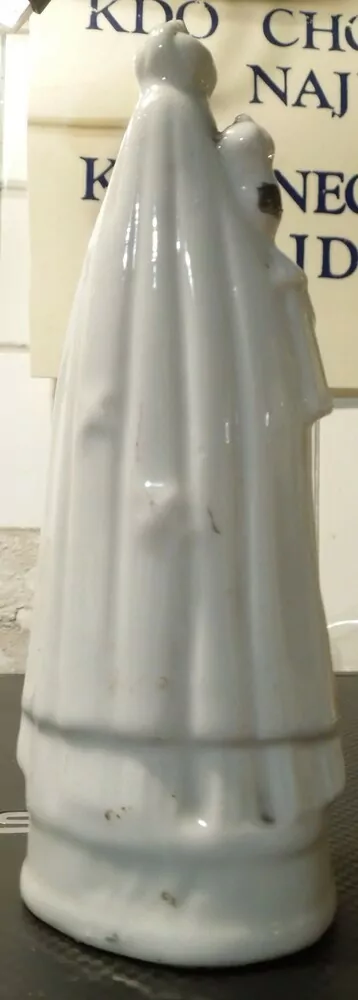 SOCHA SVATÁ PORCELÁN 14,5 CM