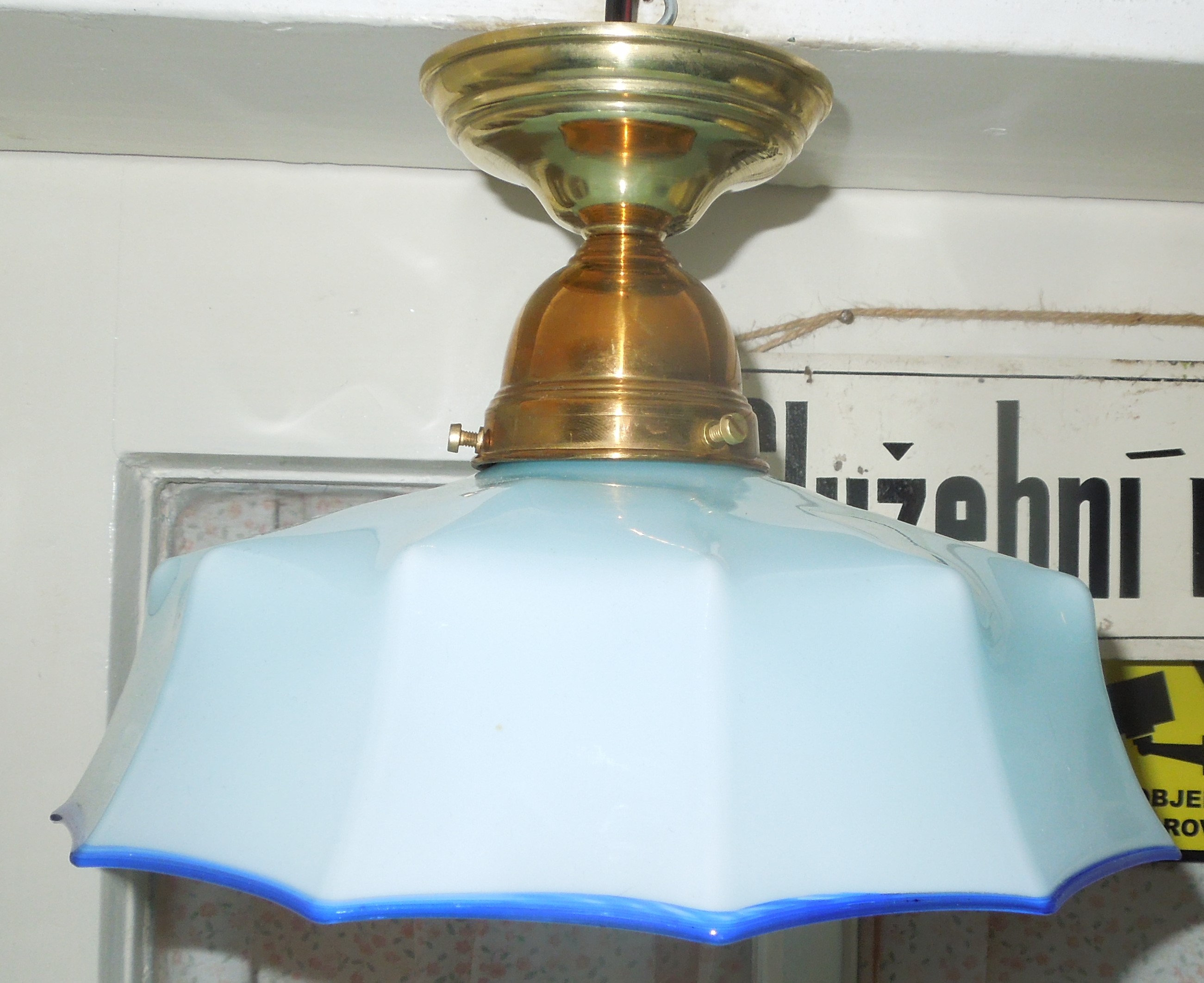 STAROŽITNOST STROPNICE 1 KS LUSTR STÍNÍTKO ŠIRM