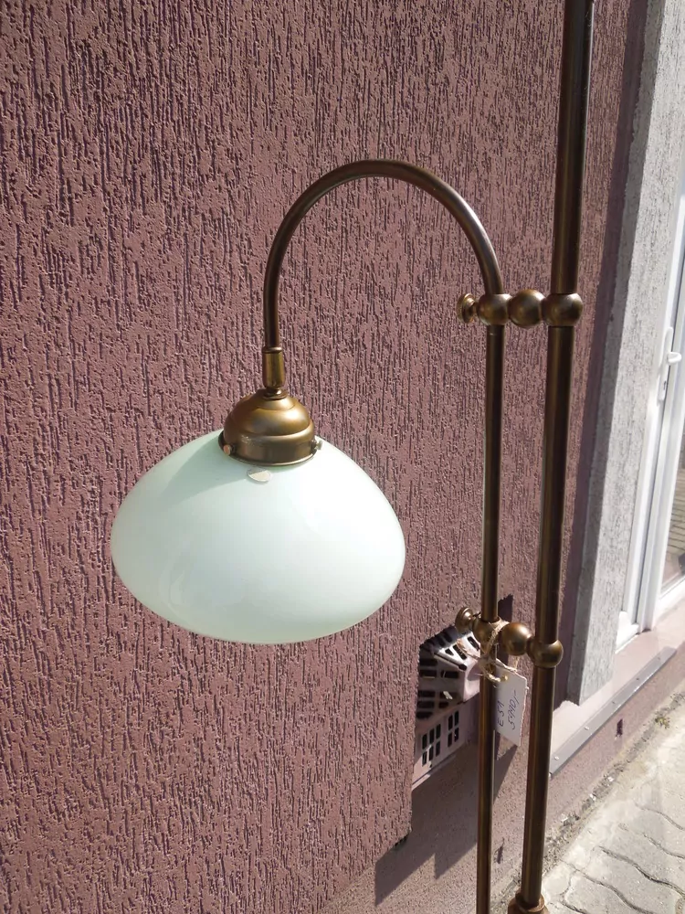 PODLAHOVÁ LAMPA VÝŠKOVĚ NASTAVITELNÁ OTOČNÁ.