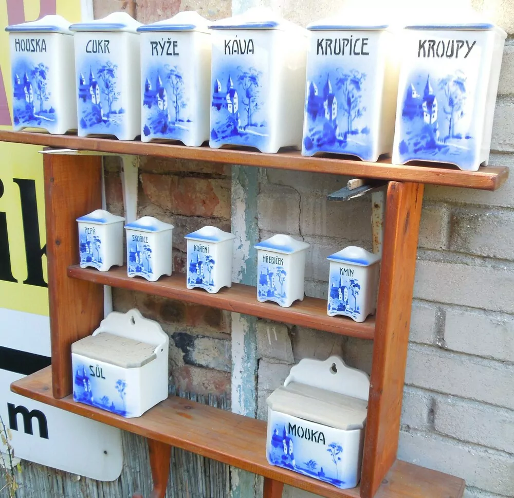 STAROŽITNOST KOŘENKY DOZY SADA KOŘENEK