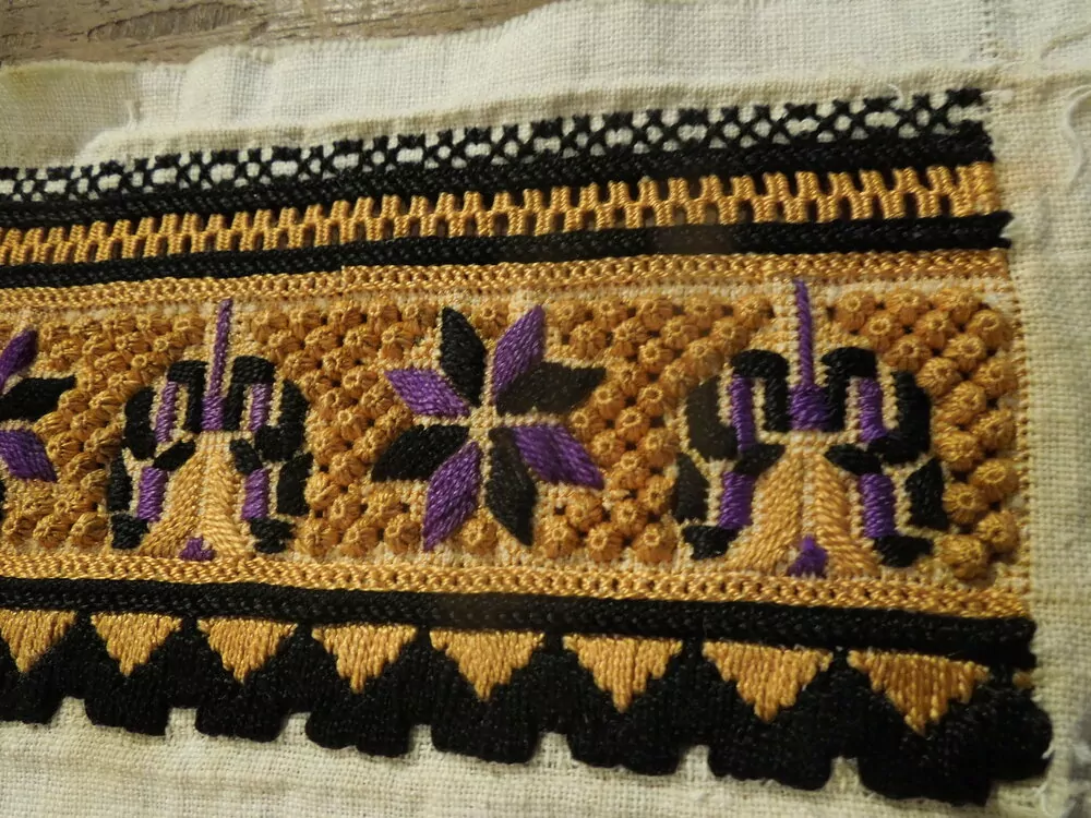 KROJ VYŠÍVÁNÍ KE KROJI BUBÍNKOVÉ