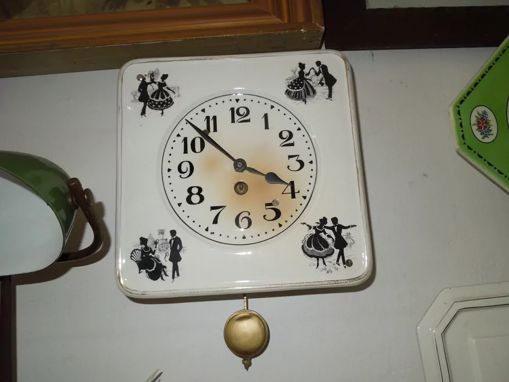 HODINY PORCELÁNOVÉ KUCHYŇSKÉ MOTIV ROKOKO