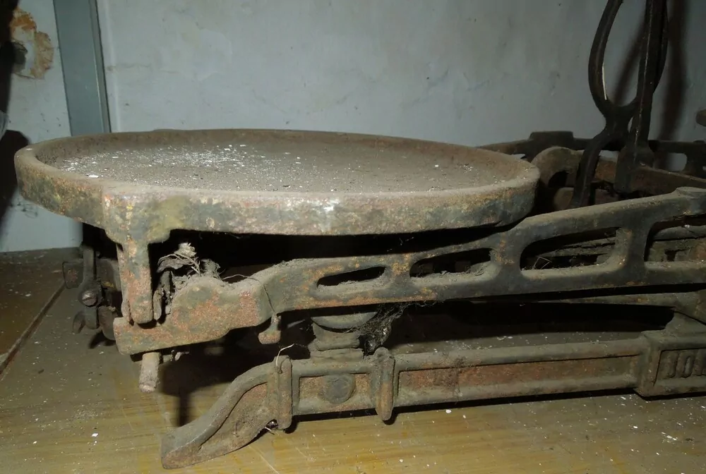 VÁHA VÁHY STAROŽITNÉ