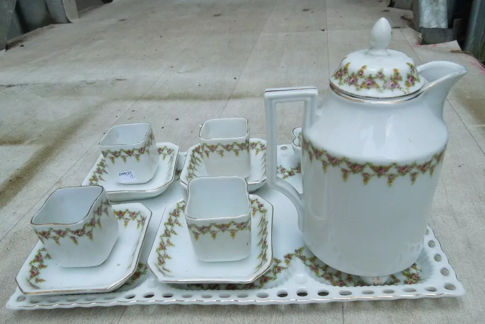 STARÁ PORCELÁNOVÁ SOUPRAVA