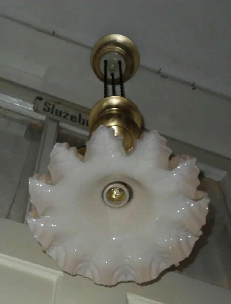 STAROŽITNÝ LUSTR STAHOVACÍ, STAHOVAČKA MOSAZ