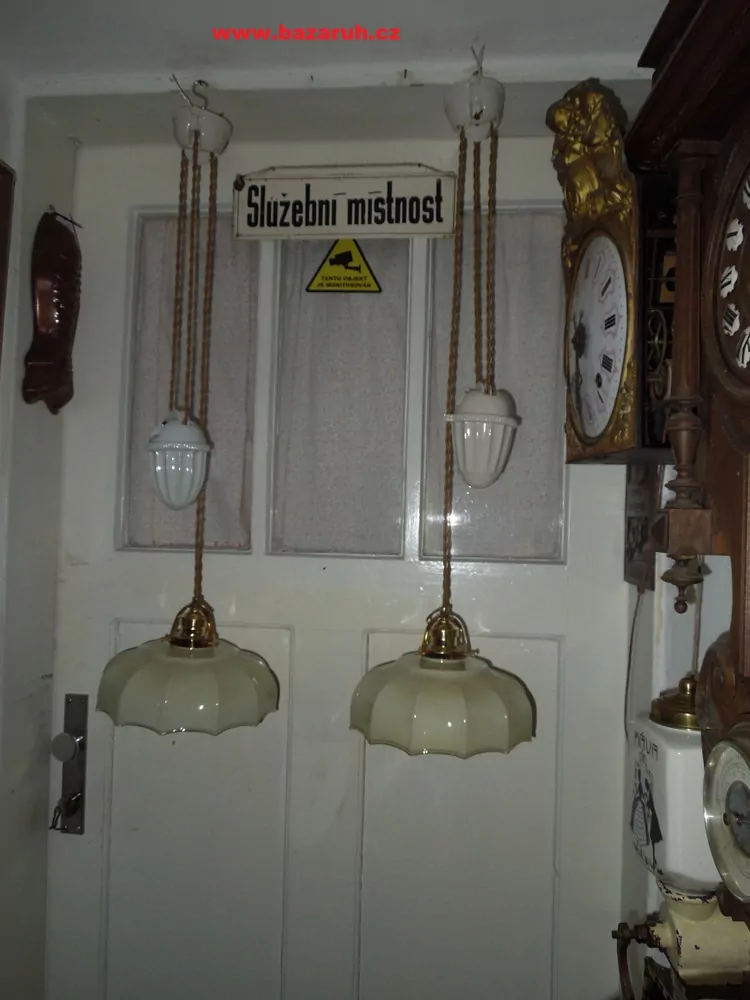 STAHOVACÍ LUSTR STÍNÍTKO STAHOVAČKA 2 KS STEJNÉ