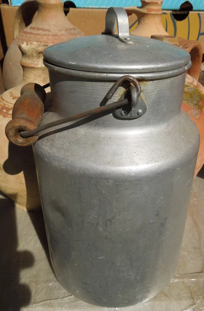 KONVA, KONVIČKA NA MLÉKO