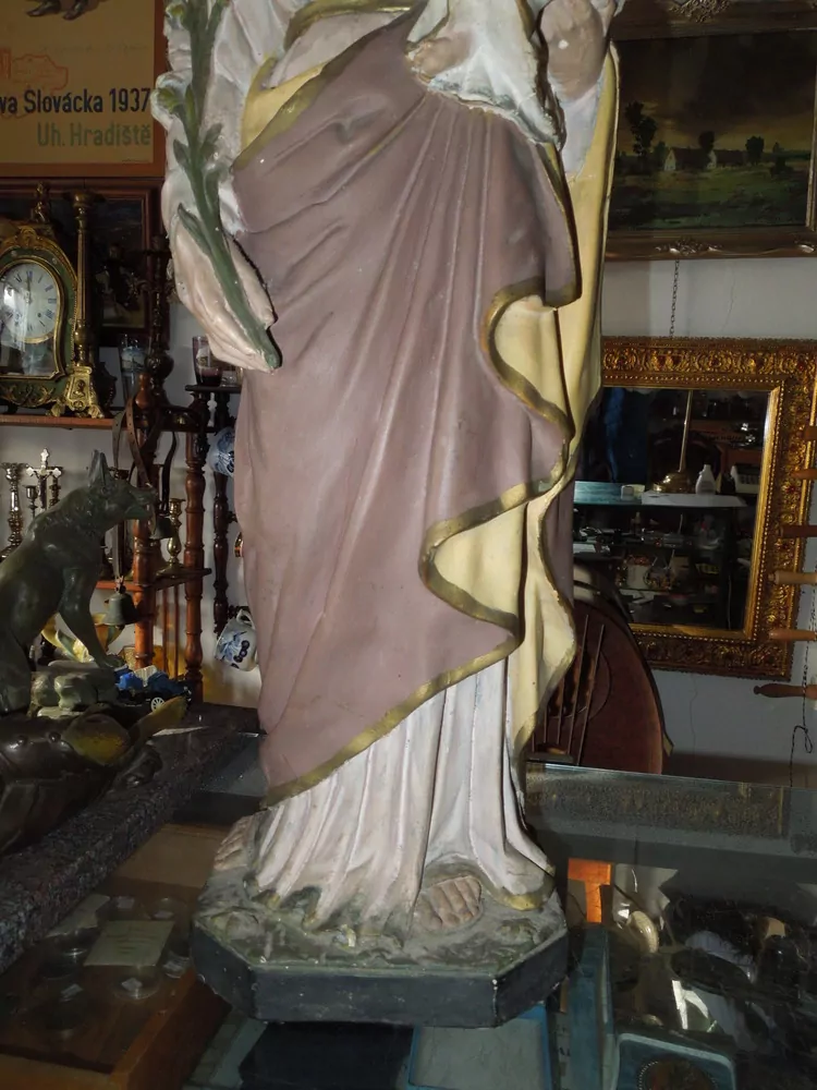 SOCHA SVATÁ 68CM