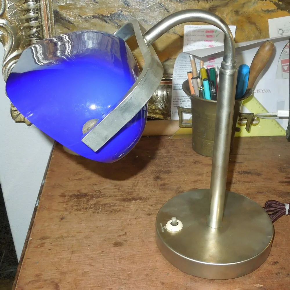 STAROŽITNÁ STOLNÍ LAMPA ELEKTRICKÁ BANKÉŘKA