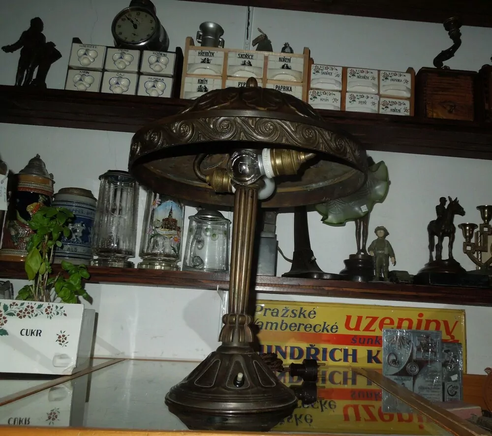 STAROŽITNÁ STOLNÍ LAMPA , LAMPIČKA NA PSACÍ STŮL