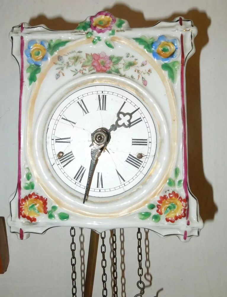 HODINY PORCELÁNOVÉ SELSKÉ NÁSTĚNNÉ ZÁVAŽOVÉ