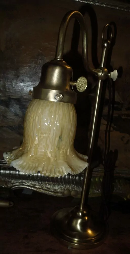 STAROŽITNÁ STOLNÍ LAMPA , LAMPIČKA