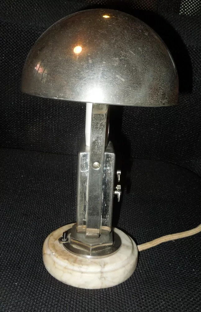 HODINY STOLNÍ KRBOVÉ V LAMPIČCE S BUDÍKEM ART DECO