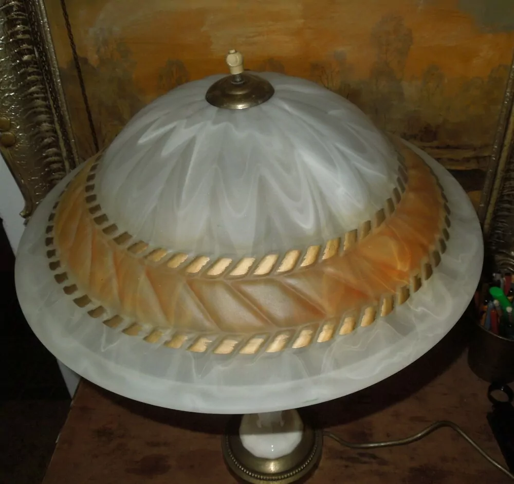 STOLNÍ ELEKTRICKÁ LAMPA