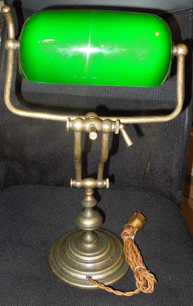 STAROŽITNÁ STOLNÍ LAMPA ELEKTRICKÁ BANKÉŘKA