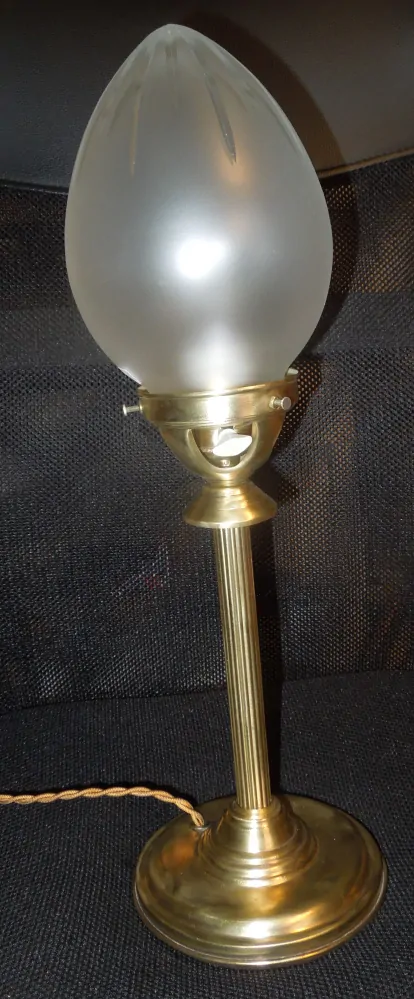 STAROŽITNÁ STOLNÍ LAMPA , LAMPIČKA