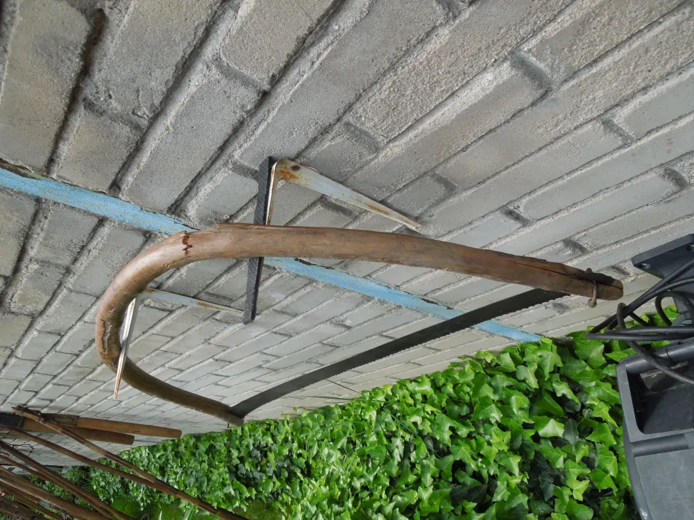 PILA RÁMOVÁ NA DEKORACI