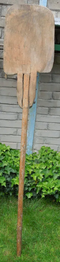 DŘEVĚNÁ LOPATA PEKAŘSKÁ D 161 CM