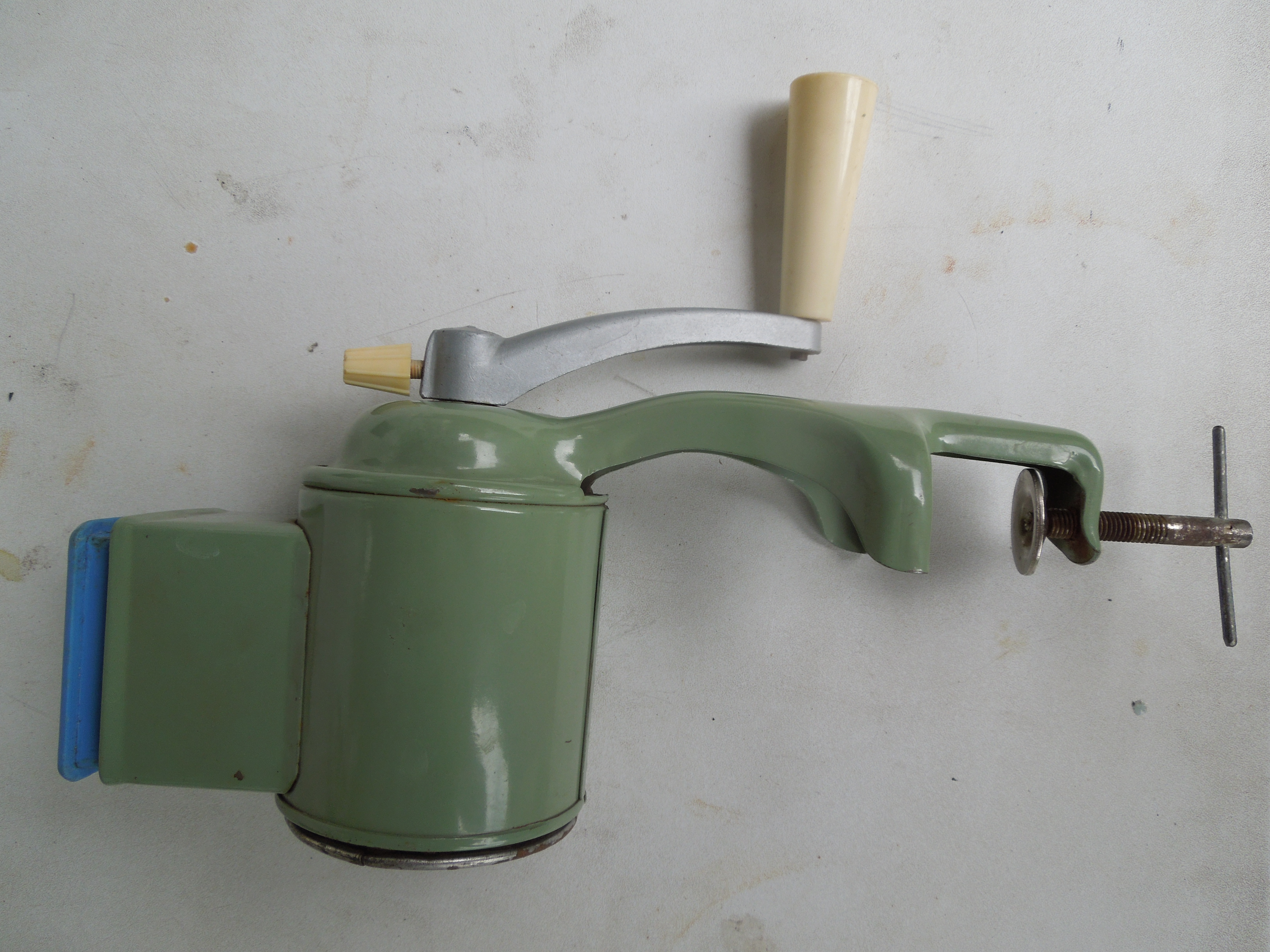 MLÝNEK NA STROUHANKU ZELENÝ