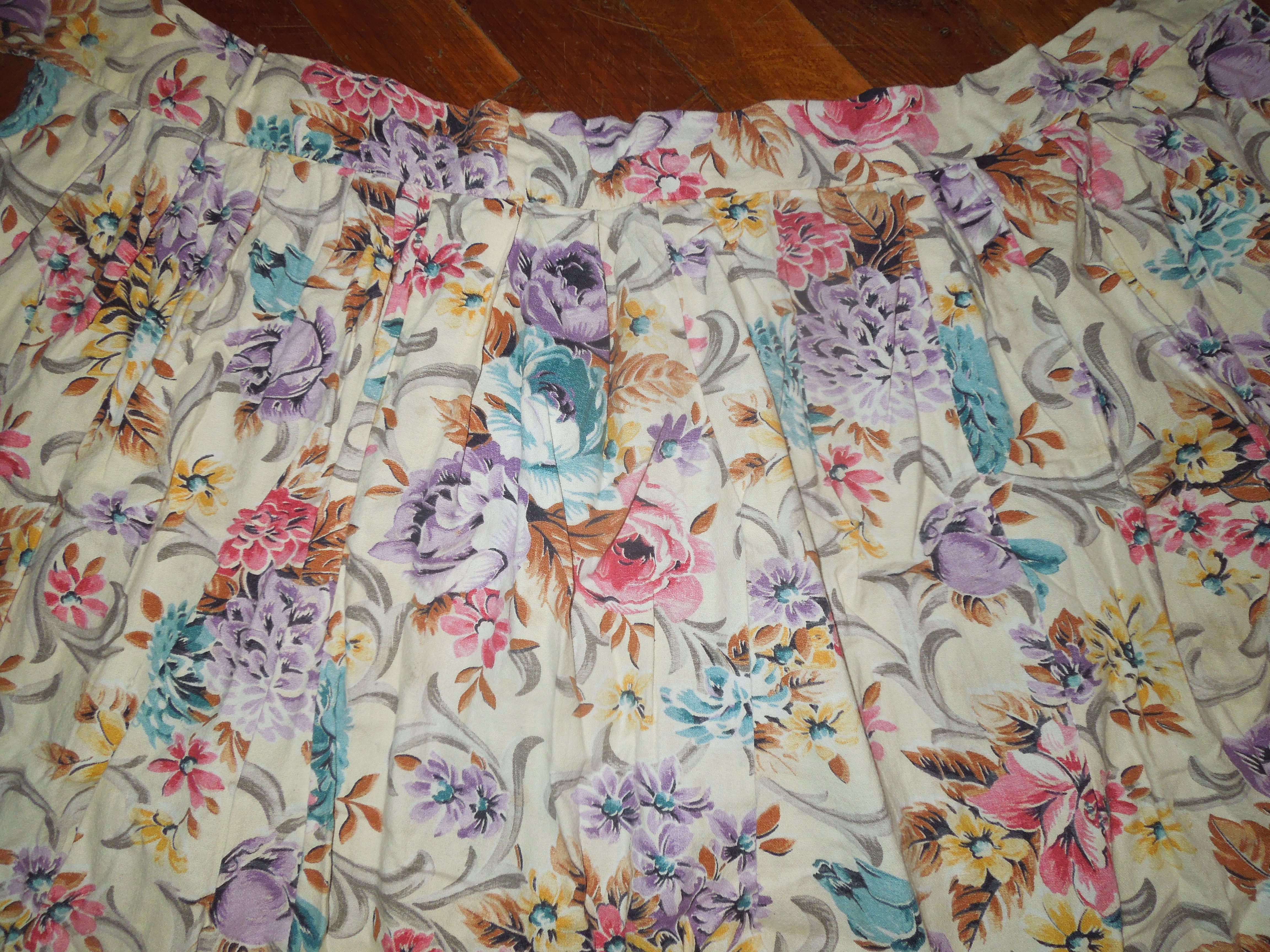 KROJ FĚRTŮŠEK KVĚTOVANÝ