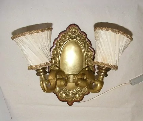 LAMPIČKA NA STĚNU  NÁSTĚNNÁ LAMPA