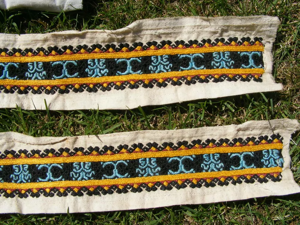 KROJ VYŠÍVÁNÍ KE KROJI DÁMSKÉ 