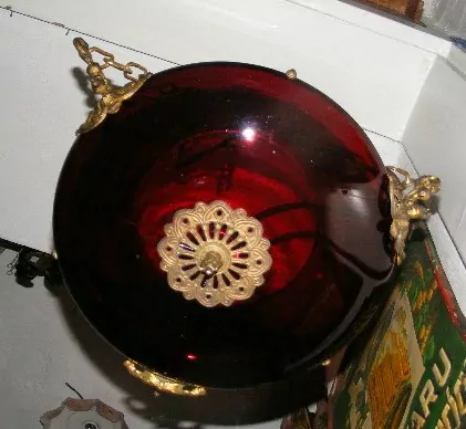 STAROŽITNÝ LUSTR ČERVNÉ SKLO RUBÍNOVÉ ??