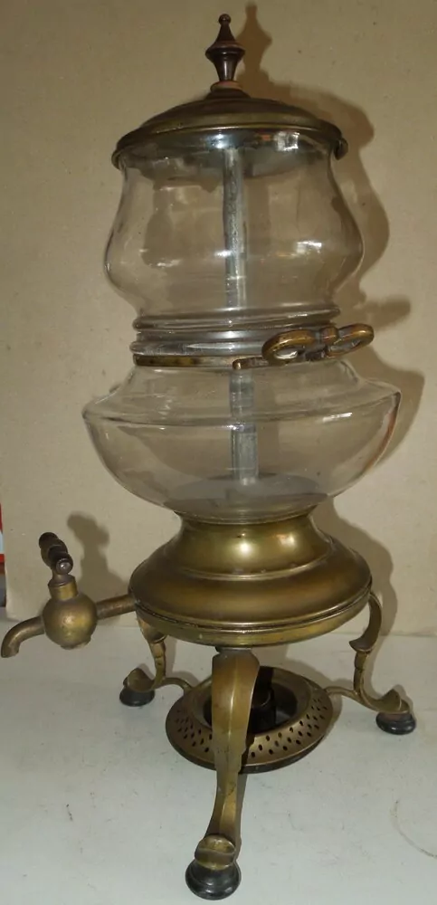 SAMOVAR NEBOLI ČAJOVAR NA DEKORACI