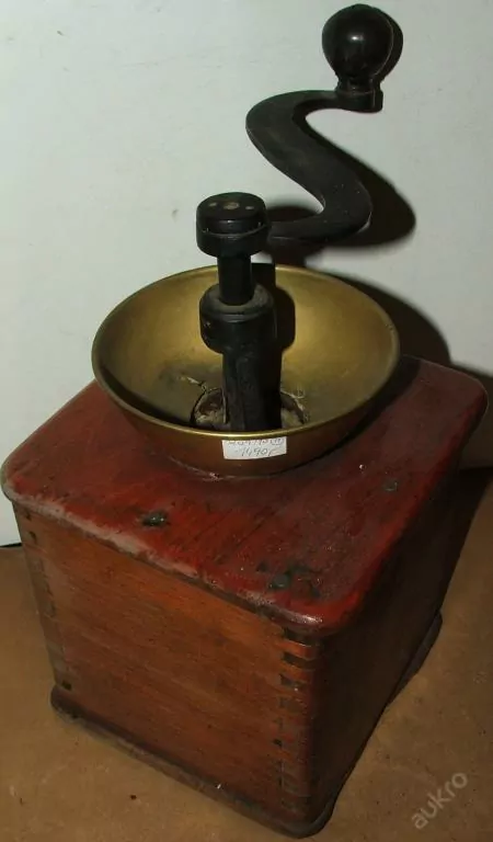 STAROŽITNOST MLÝNEK KAFEMLÝNEK KÁVOMLÝNEK