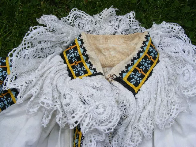 KROJ RUKÁVCE DÁMSKÉ NIVNICKÉ UHERSKO BRODSKO