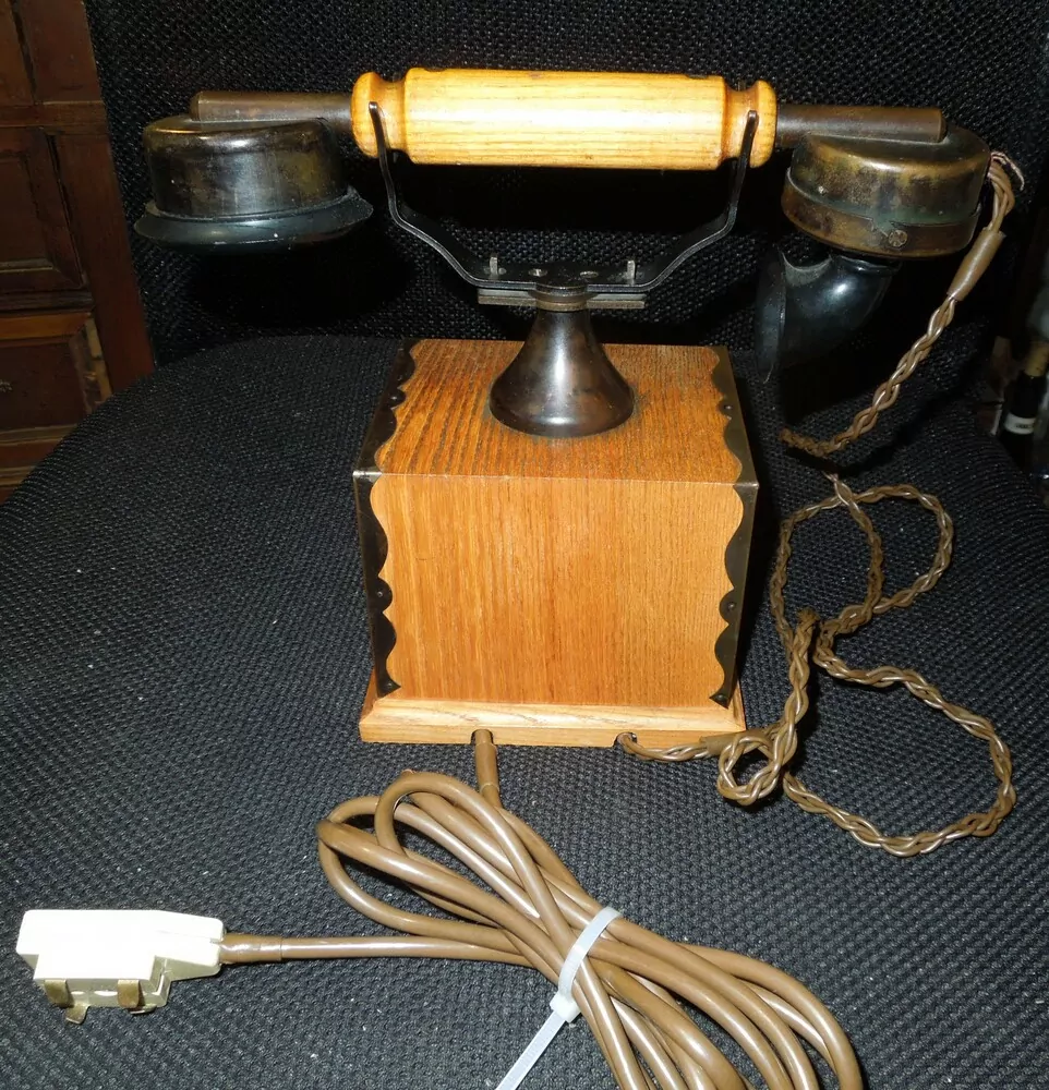 TELEFON TESLA NA DEKORACI