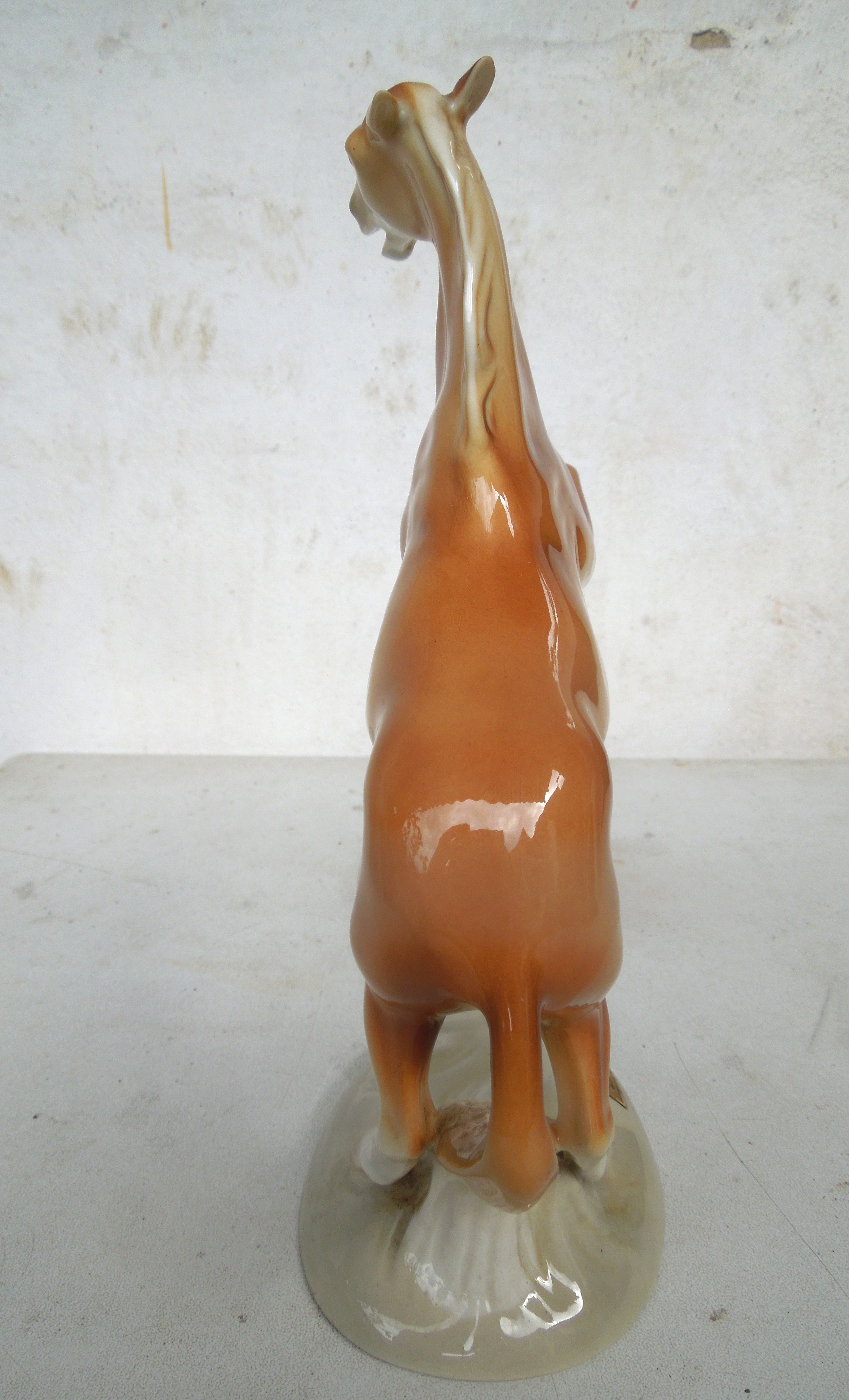 PORCELÁNOVÁ SOŠKA DUX KŮŇ