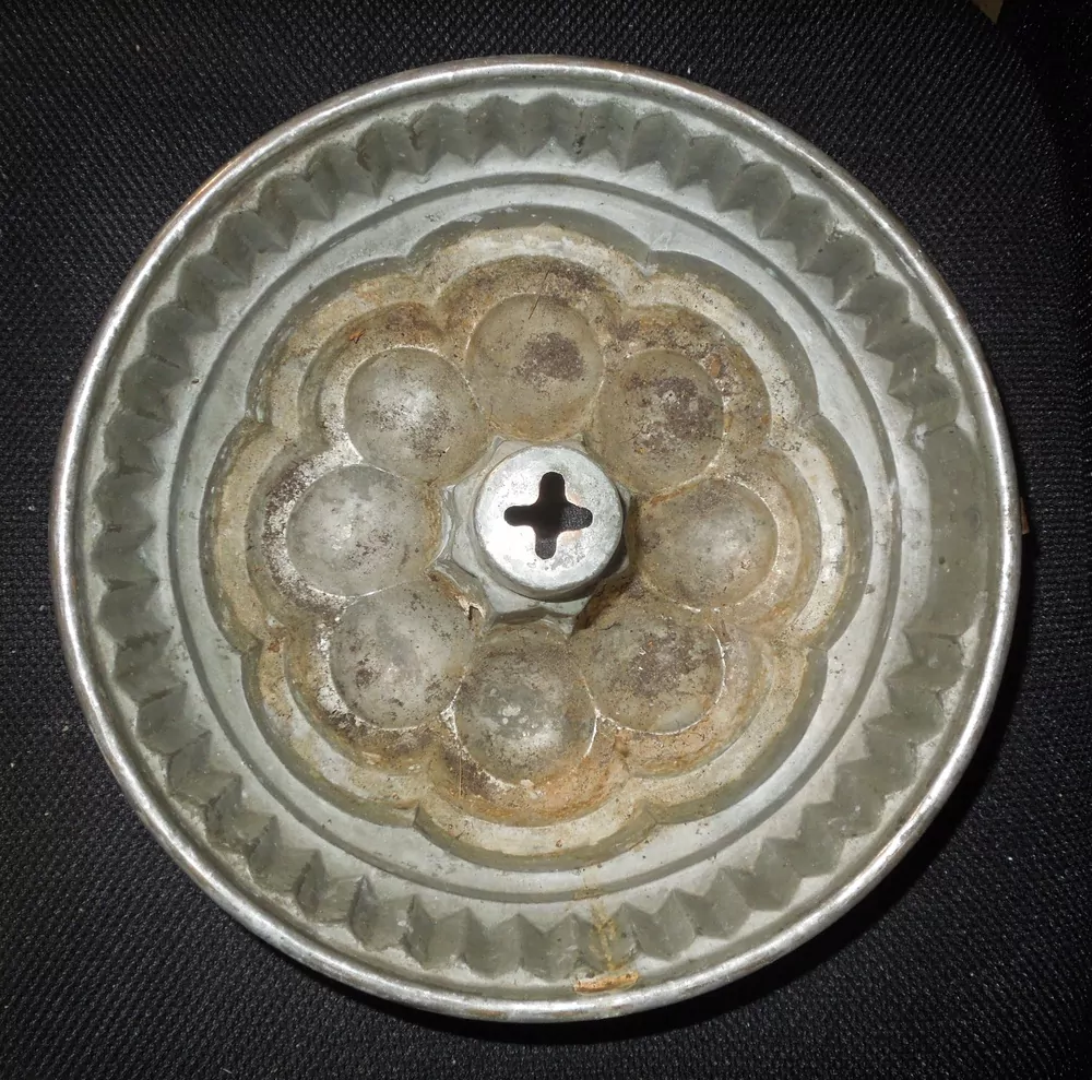 STAROŽITNÁ MĚDĚNÁ BÁBOVKA FORMA