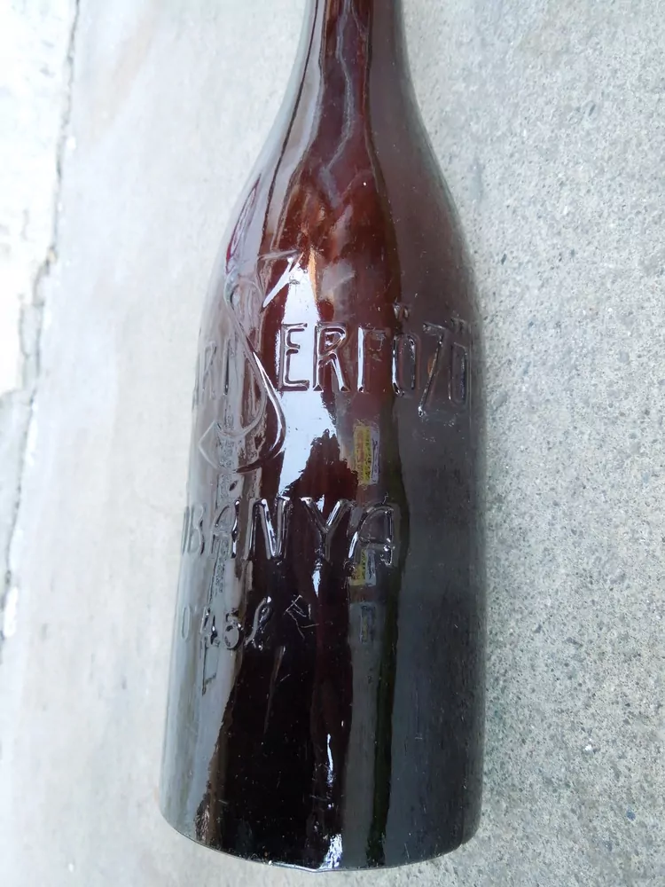 LÁHEV PIVNÍ "POLGARI SERFOZO KOBÁNYA " 