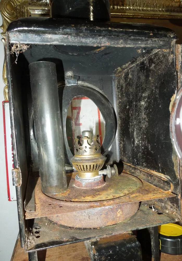 STARÁ DRÁŽNÍ LUCERNA - NÁDRAŽÁCKÁ LAMPA 