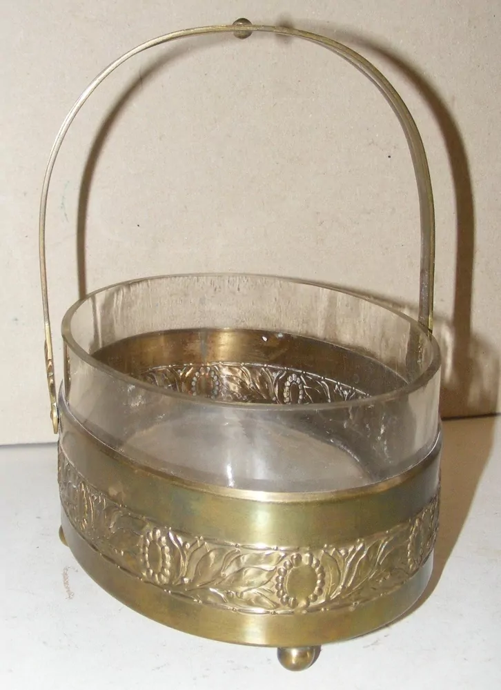 MALÁ ŽARDINIERA S KOVOVOU MONTÁŽÍ