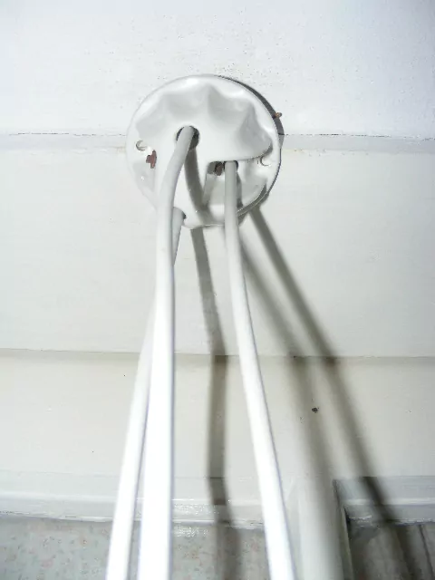 STAHOVACÍ LUSTR STÍNÍTKO STAHOVAČKA