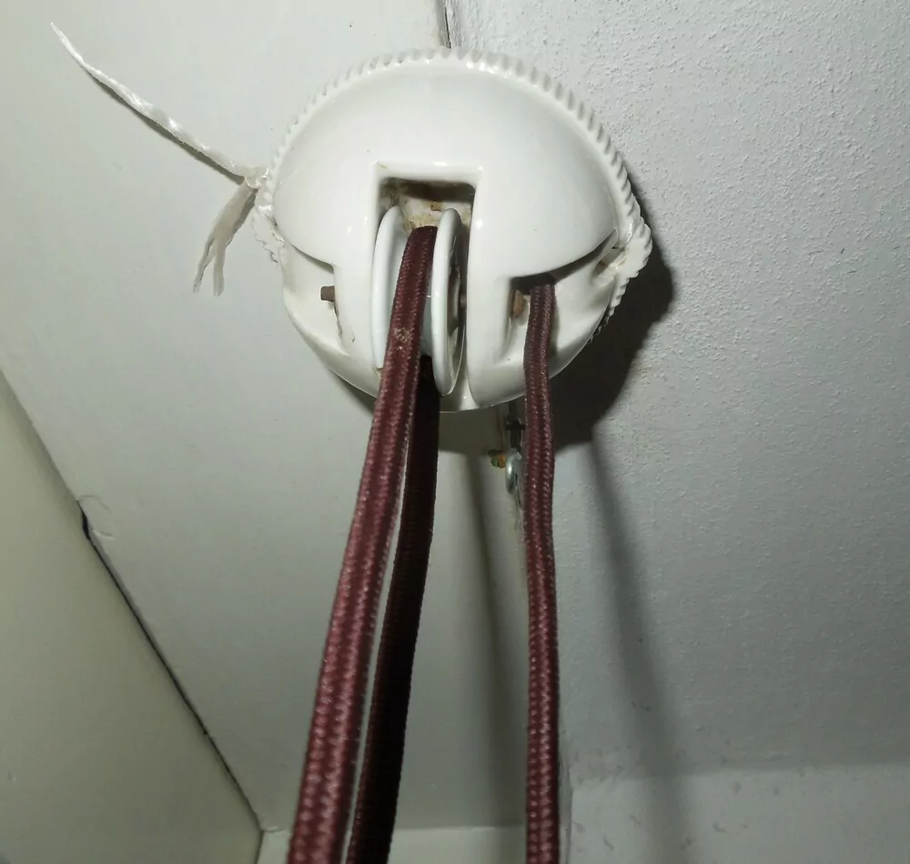 STAHOVACÍ LUSTR STÍNÍTKO STAHOVAČKA