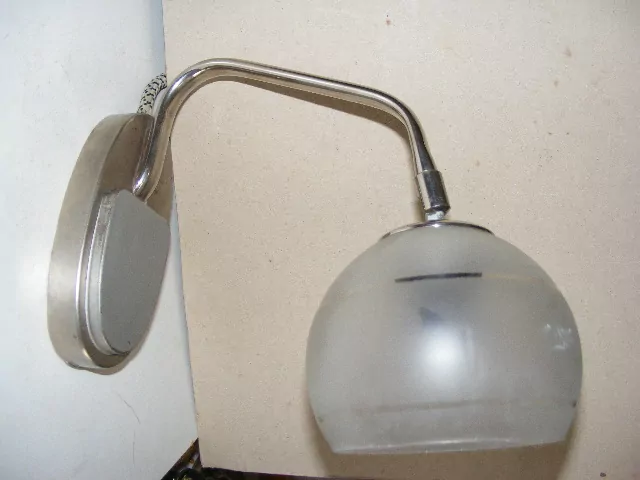 LAMPIČKA STOLNÍ NEBO NA STĚNU LAMPA ELEKTRICKÁ CHROM